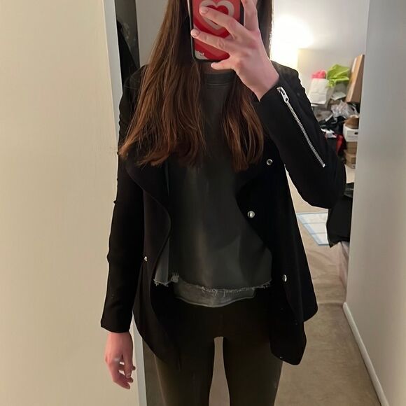 Aritzia Black Blazer XXS  - Picture 3 of 4